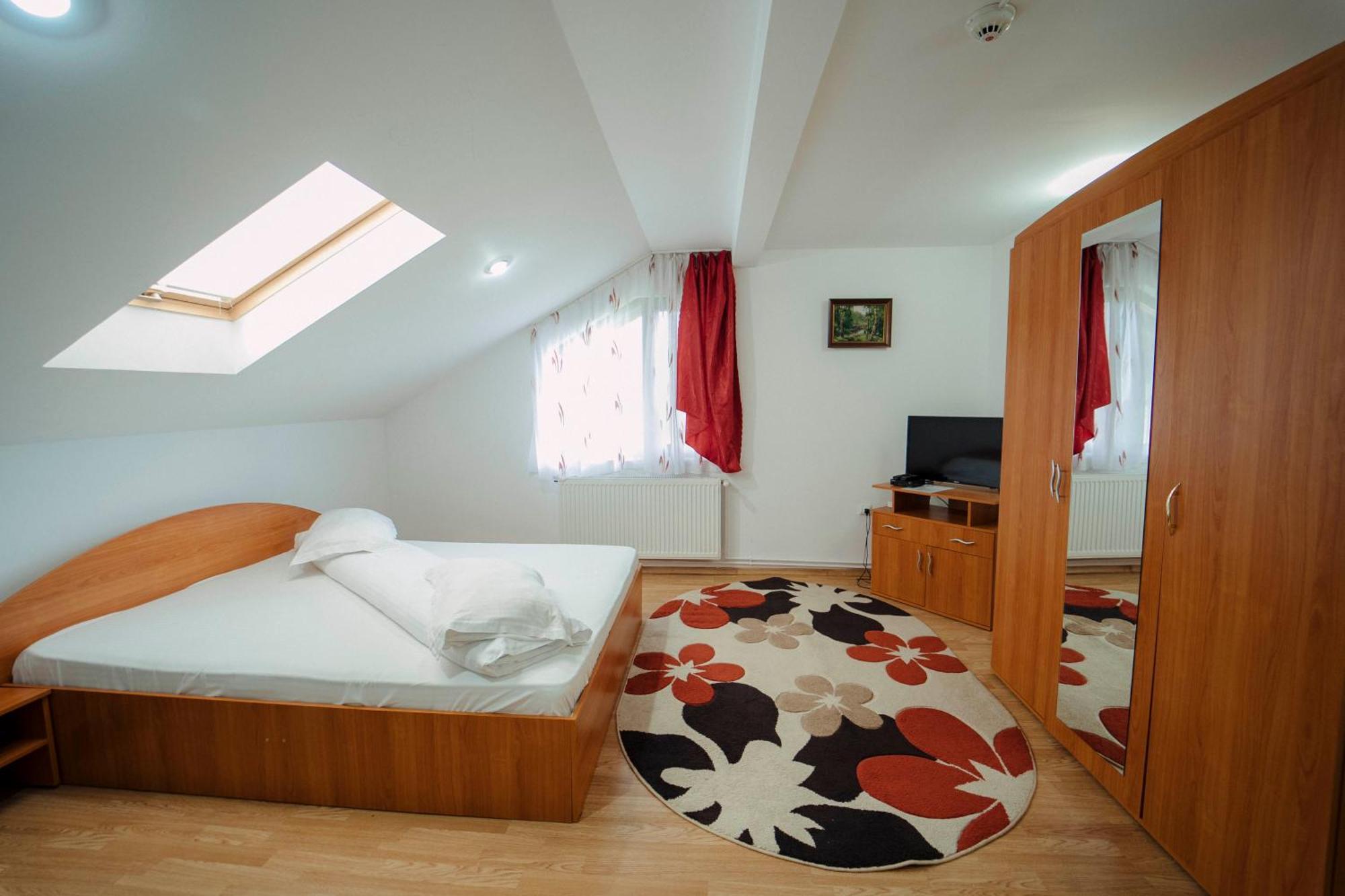 Casa Miruna ปอยอานาเนกรี ภายนอก รูปภาพ